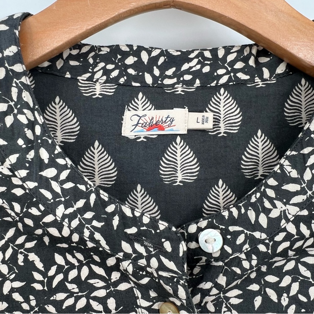 Faherty Adalyn Button Front Leaf Batik Print Blou… - image 4